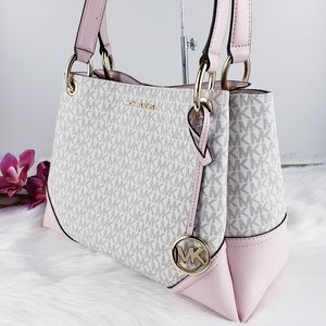 NWT Michael Kors LG Nicole shoulder tote vanilla